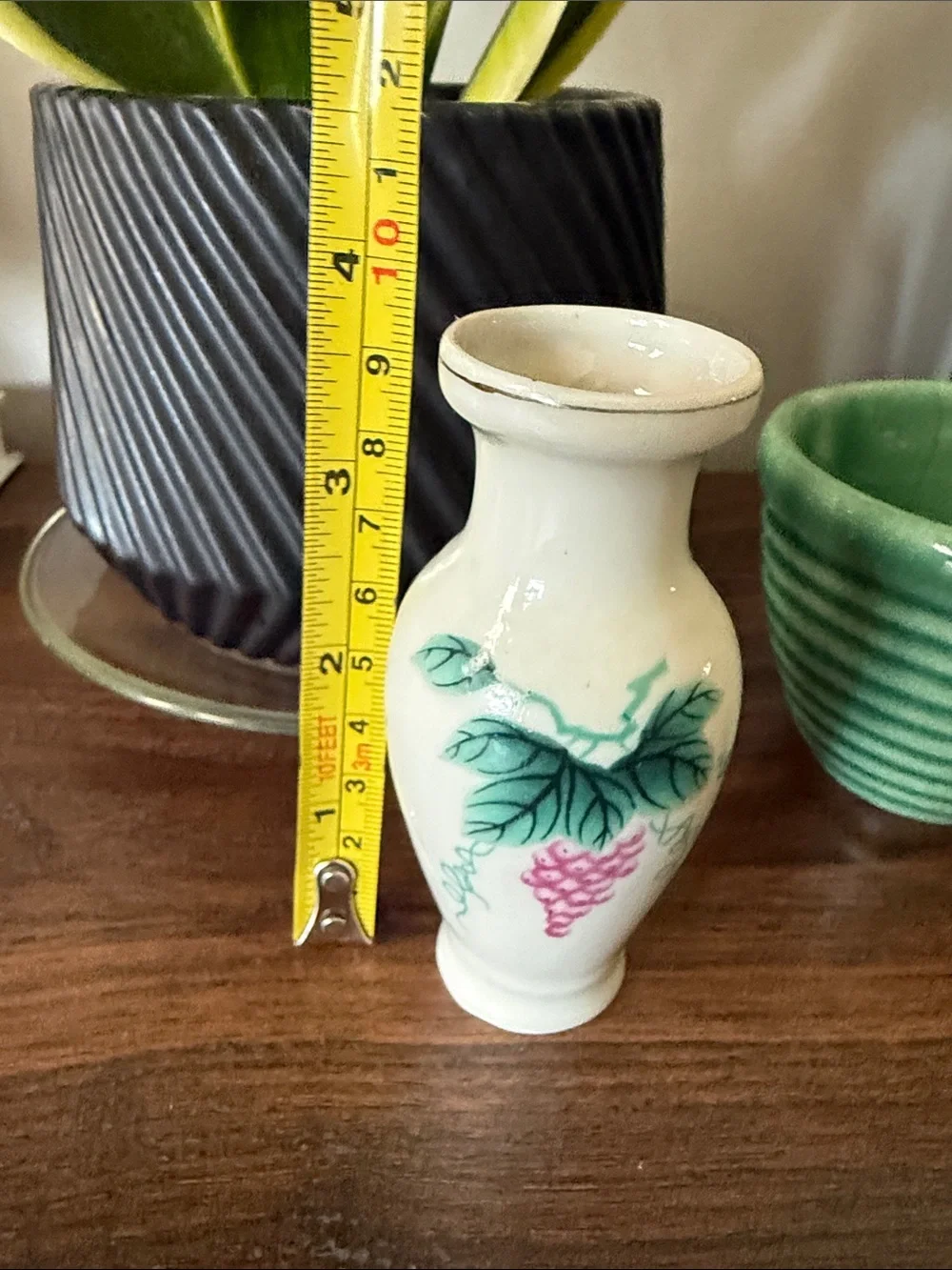 VTG Porcelain Mini Bud Vase with Hand-Painted Grape Motif White / Green & Pink